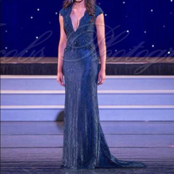 Tony bowls evenings gown - Picture 6 of 6